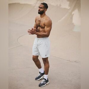 Men’s Vuori Kore Short Lined 7"- Sky Grey